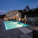 Villa Kallia By Vintage Travel *