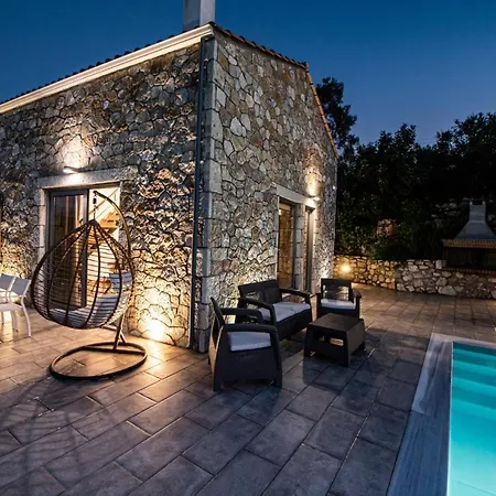 Kallia By Vintage Travel Katomerion